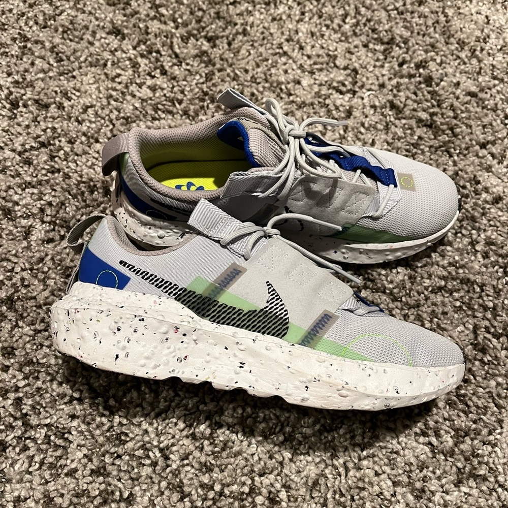 Nike tennis shoes